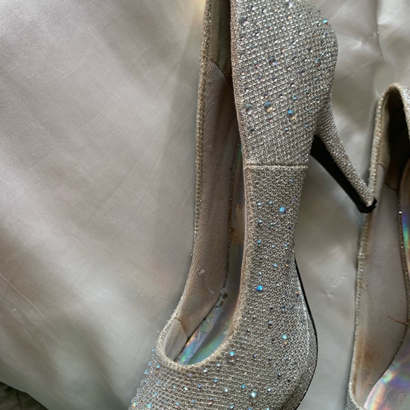sparkly heels - Picture 4 of 6